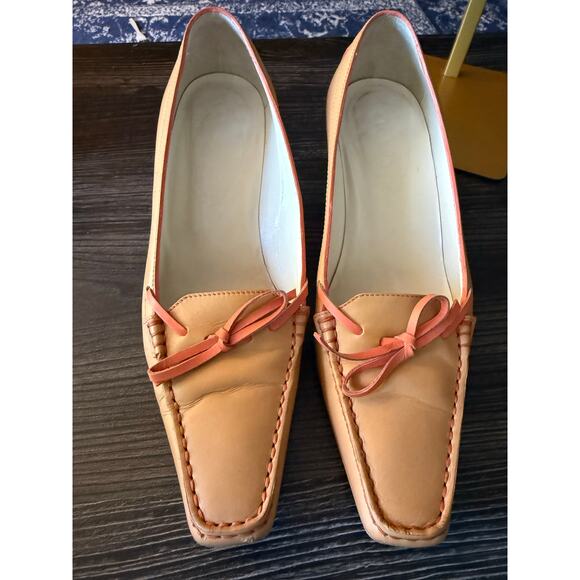 Tod’s Coral Leather “Dinan” Bowtie Pump Sz. 8 - Picture 1 of 9